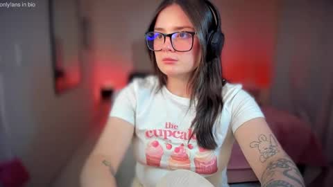 ninavolkov online show from February 2025 10:22:01 PM