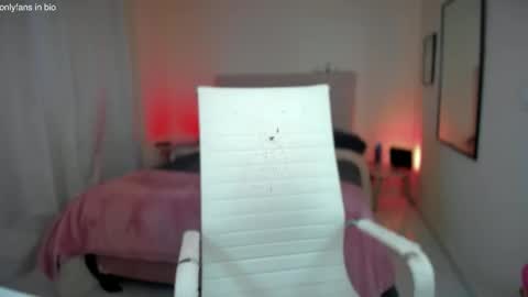 ninavolkov online show from February 2025 10:53:02 PM