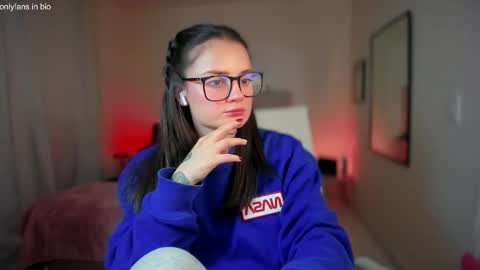 ninavolkov online show from March 2025 10:32:01 PM