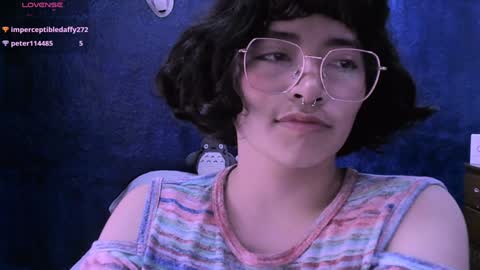 Snapshot of ninayellow chatting on December 2024 05:15:02 PM Nina online show from December 2024 05:15:02 PM