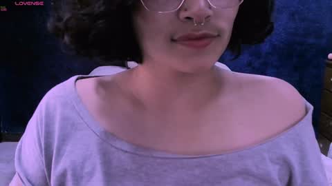 Snapshot of ninayellow chatting on January 2025 01:03:02 PM Nina online show from January 2025 01:03:02 PM