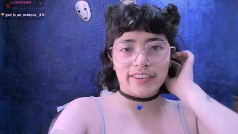 Snapshot of ninayellow chatting on February 2025 04:43:02 PM Nina online show from February 2025 04:43:02 PM