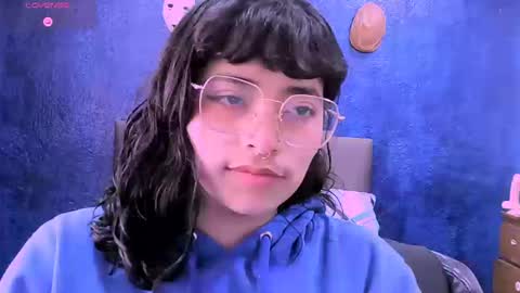 Snapshot of ninayellow chatting on September 2025 01:55:02 PM Nina online show from September 2025 01:55:02 PM