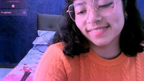 Snapshot of ninayellow chatting on September 2025 01:58:02 PM Nina online show from September 2025 01:58:02 PM