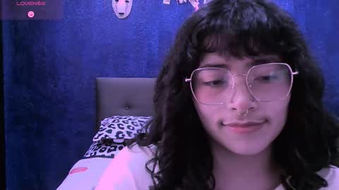 Snapshot of ninayellow chatting on October 2025 01:33:02 PM Nina online show from October 2025 01:33:02 PM