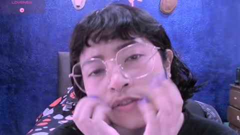 Snapshot of ninayellow chatting on November 2025 01:00:02 PM Nina online show from November 2025 01:00:02 PM