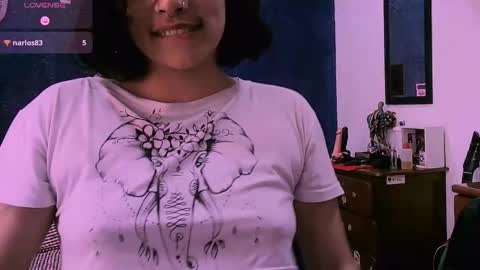 Snapshot of ninayellow chatting on December 2025 02:35:01 PM Nina online show from December 2025 02:35:01 PM