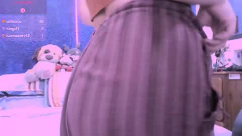 Snapshot of ninayellow chatting on January 2026 03:27:01 PM Nina online show from January 2026 03:27:01 PM