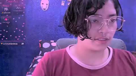 Snapshot of ninayellow chatting on June 2026 01:52:01 PM Nina online show from June 2026 01:52:01 PM