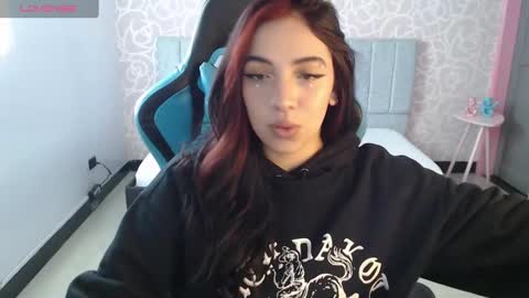 Snapshot of ninfa_ch chatting on December 2024 11:25:02 AM Ninfa online show from December 2024 11:25:02 AM