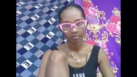ninie246746 online show from April 2026 07:22:02 AM