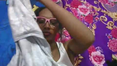 ninie246746 online show from May 2026 10:36:01 AM