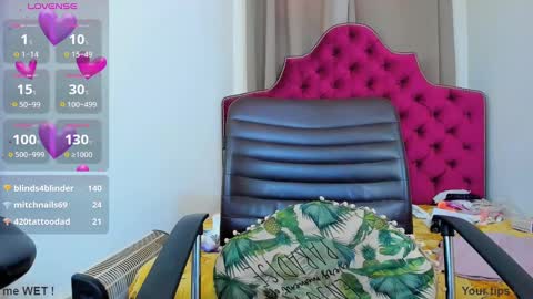 Snapshot of ninna_dee chatting on January 2025 10:27:02 AM nina dee online show from January 2025 10:27:02 AM