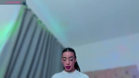 Ninon Beart online show from March 2026 08:27:02 PM