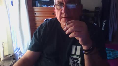 Dennis online show from October 2025 02:40:01 PM