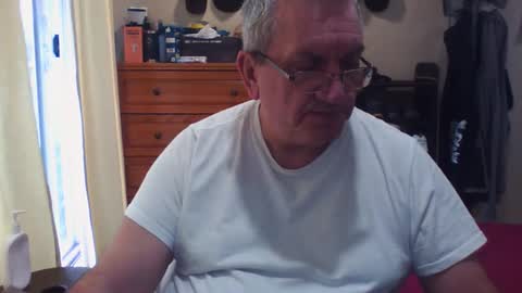 Dennis online show from October 2025 01:39:01 PM