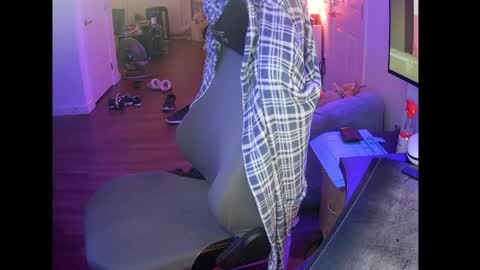 HungStepSon online show from May 2026 12:00:02 PM