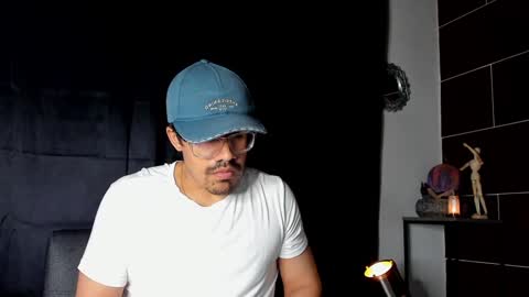 Snapshot of nipsfetich chatting on December 2024 12:18:01 AM Steven online show from December 2024 12:18:01 AM