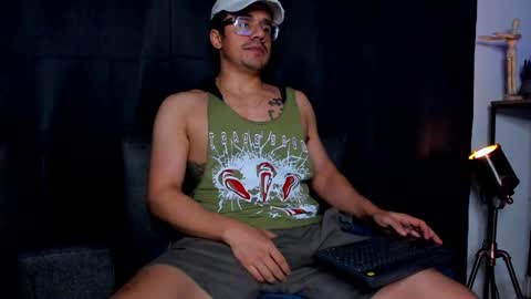 Snapshot of nipsfetich chatting on January 2025 02:43:02 AM Steven online show from January 2025 02:43:02 AM