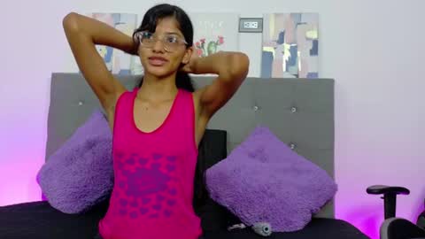 Nira Lux online show from June 2026 02:00:01 AM