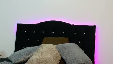 Nira Lux online show from June 2026 01:45:01 AM