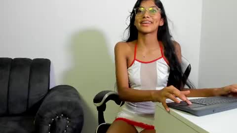 Nira Lux online show from July 2026 01:51:01 AM