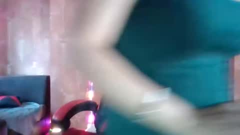 Nishu online show from September 2025 04:01:02 AM