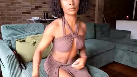 NIVIA WOLFE online show from May 2026 02:06:02 AM