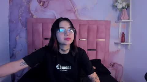 Nixie online show from September 2025 03:40:01 AM