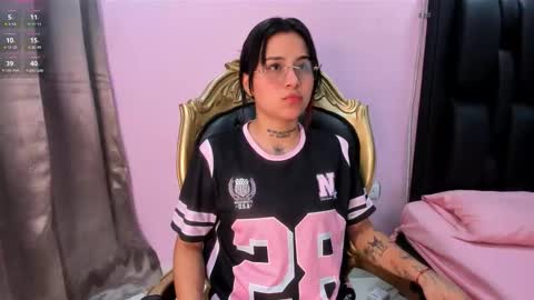 Nixie online show from October 2025 12:46:01 PM