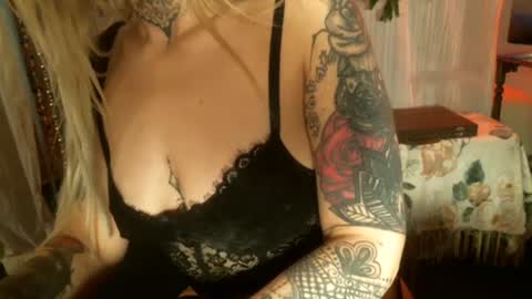 Snapshot of no_facequeen chatting on January 2025 06:42:02 AM Leah online show from January 2025 06:42:02 AM