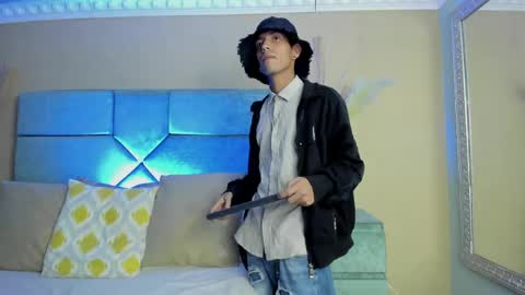 Noah online show from May 2026 03:44:01 AM