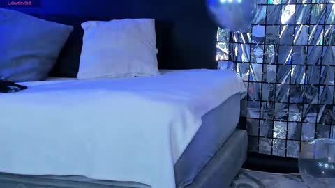 Snapshot of noah25_ chatting on November 2025 03:45:01 AM Noah online show from November 2025 03:45:01 AM