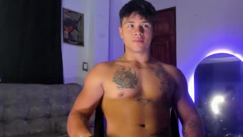 noah_223 online show from May 2026 01:22:02 AM