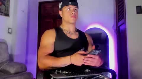 noah_223 online show from June 2026 02:31:02 AM