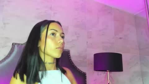 Zoe  online show from May 2026 03:22:01 AM