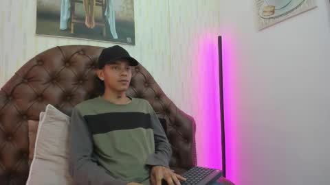 Noah Blake online show from September 2025 02:13:02 AM