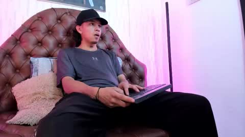 Noah Blake online show from October 2025 02:45:01 AM