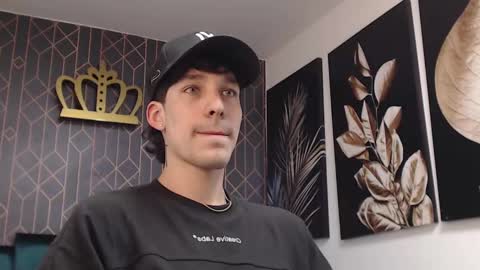 Noah Brigth online show from March 2025 03:08:01 AM