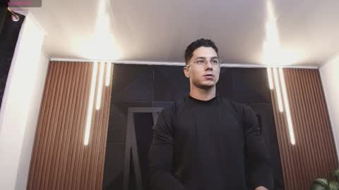 Snapshot of noah_clarkk chatting on February 2026 12:10:02 PM Noah online show from February 2026 12:10:02 PM