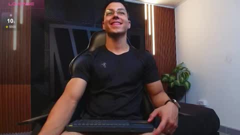 Snapshot of noah_clarkk chatting on February 2026 11:31:02 PM Noah online show from February 2026 11:31:02 PM