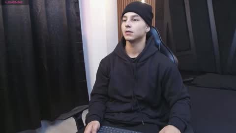 Snapshot of noah_clarkk chatting on March 2026 01:26:01 PM Noah online show from March 2026 01:26:01 PM