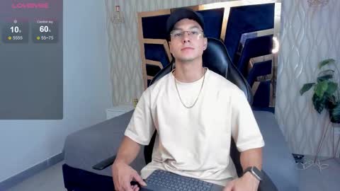 Snapshot of noah_clarkk chatting on March 2026 05:19:02 PM Noah online show from March 2026 05:19:02 PM