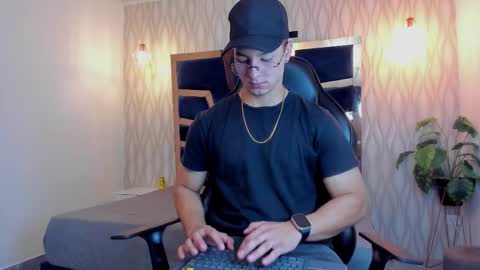 Snapshot of noah_clarkk chatting on March 2026 05:27:01 PM Noah online show from March 2026 05:27:01 PM