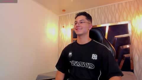 Snapshot of noah_clarkk chatting on March 2026 05:18:02 PM Noah online show from March 2026 05:18:02 PM