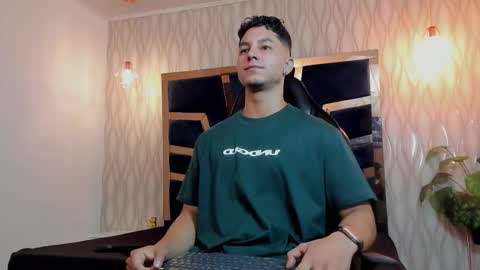 Snapshot of noah_clarkk chatting on March 2026 05:34:02 PM Noah online show from March 2026 05:34:02 PM