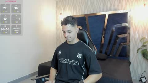 Snapshot of noah_clarkk chatting on April 2026 05:21:01 PM Noah online show from April 2026 05:21:01 PM