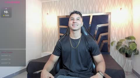 Snapshot of noah_clarkk chatting on April 2026 05:14:02 PM Noah online show from April 2026 05:14:02 PM