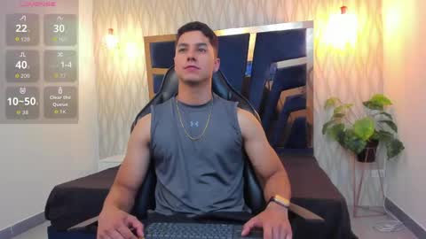 Snapshot of noah_clarkk chatting on April 2026 05:22:02 PM Noah online show from April 2026 05:22:02 PM