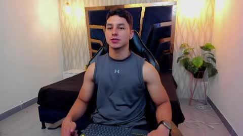 Snapshot of noah_clarkk chatting on April 2026 03:38:02 PM Noah online show from April 2026 03:38:02 PM